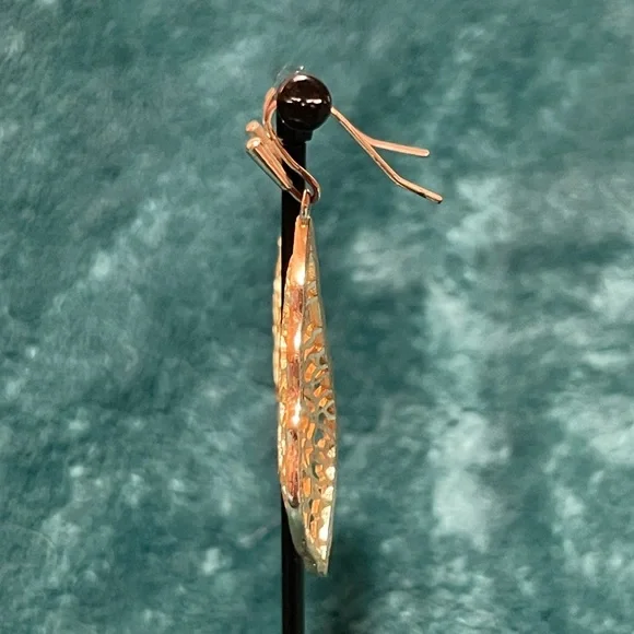 Kendra Scott Addie Drop Earrings in Gold Filigree - Picture 4 of 7